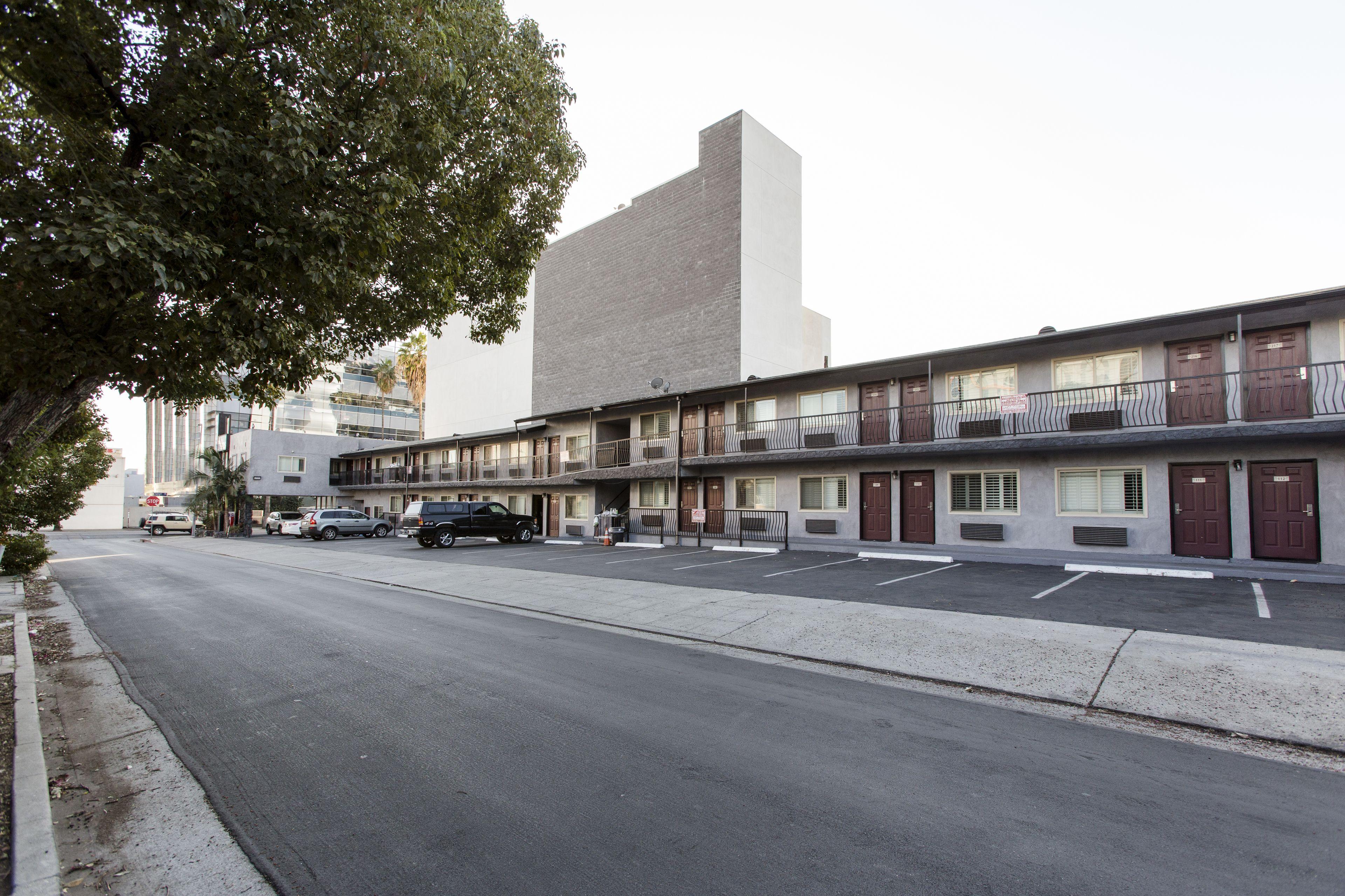 Hollywood Palms Inns & Suites — Fotos 2
